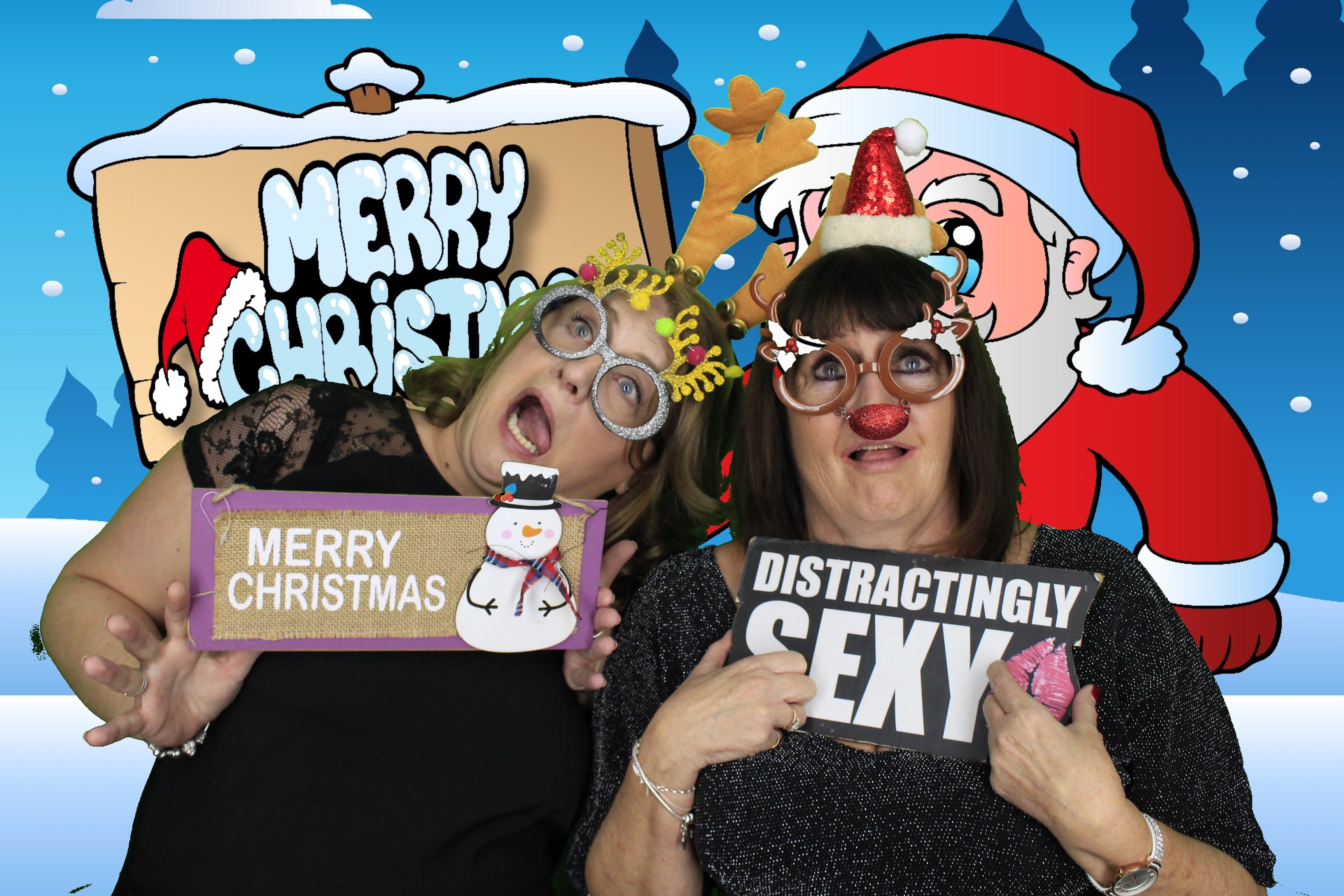 Silvermere Christmas Party  | View more photos from the event at gallery.myphotoboothexperience.co.uk/u/MyPhotoBoothExperienceLtd/Silvermere-Christmas-Party-0